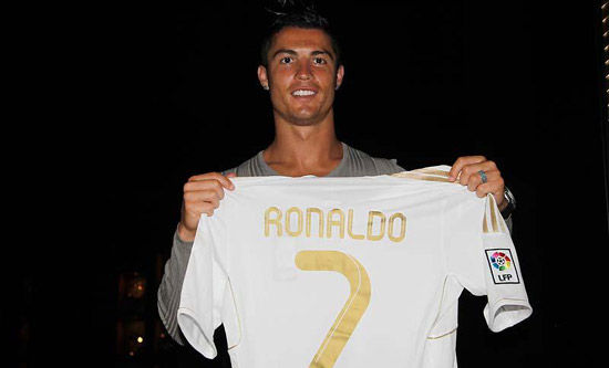 斯塔尼希奇球传大后沮丧抱头，没想到迪亚斯把球救回并打进（斯塔尼希奇传中过大懊恼抱头，迪亚斯极限救回后破门）