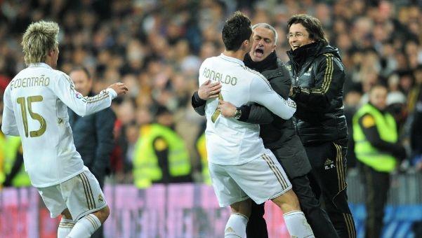 莱特利尔：内马尔上大号时从来不关门，他害怕自己被锁进去（莱特利尔称内马尔如厕从不关门，担心被反锁在里面）