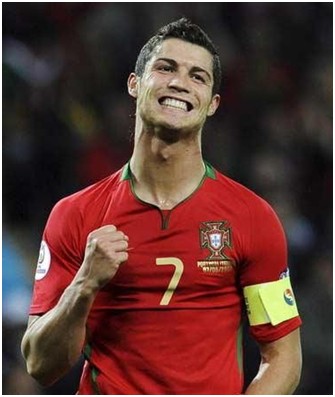 湖人浓眉哥篮下统治力助球队获胜（浓眉内线统治，湖人取胜）