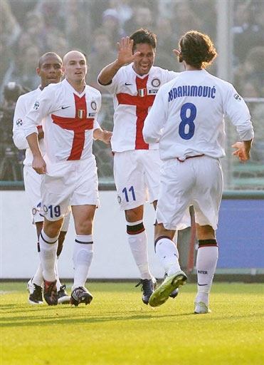 欧冠巅峰对决成主帅保卫战 皇马主场翻身可博胜（欧冠焦点战成帅位保卫战 皇马主场反弹有望胜出）