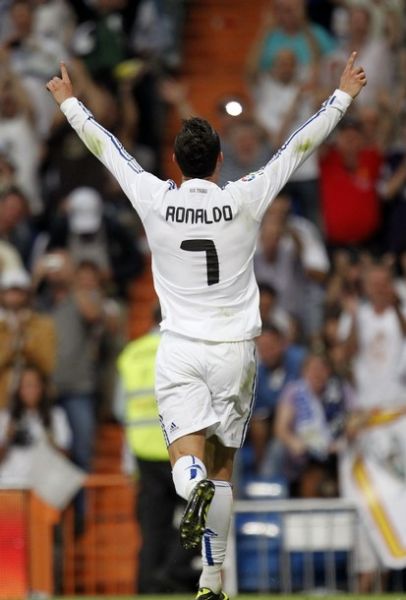 恩里克：登贝莱这次受伤和上次没关系；11打11时拜仁无疑更强（恩里克：登贝莱此番受伤非旧患，11打11时拜仁确实更强）