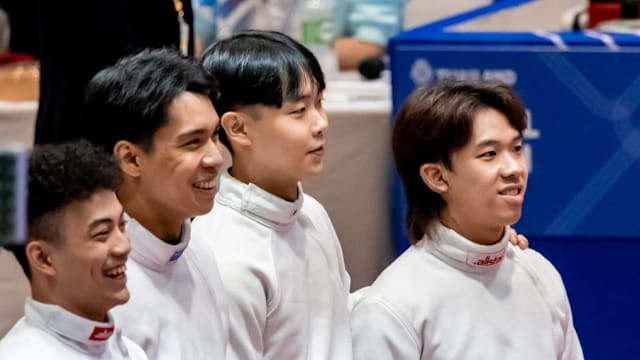 因右踝发炎，朗尼克取消了担任阿森纳vs拜仁解说嘉宾的计划（右踝发炎，朗尼克退出阿森纳战拜仁的解说工作）